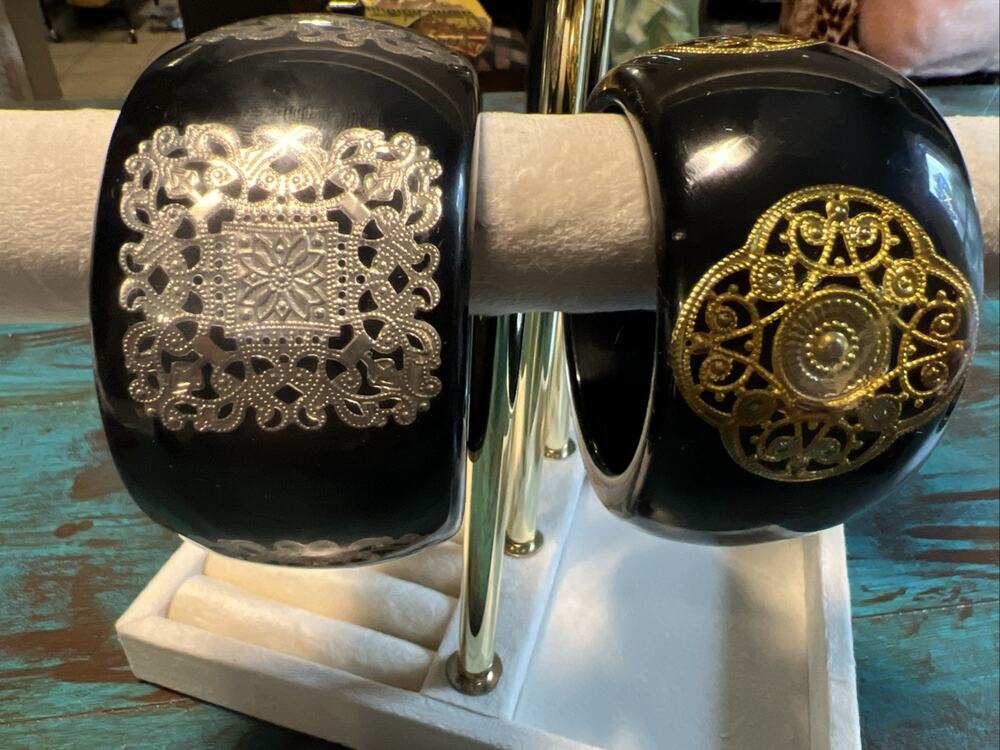 Natural lacquered wide bangle bracelets W/ Gold & Silver